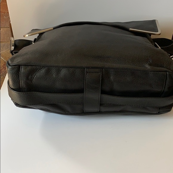 Kenneth Cole Messenger type bag - Picture 4 of 8